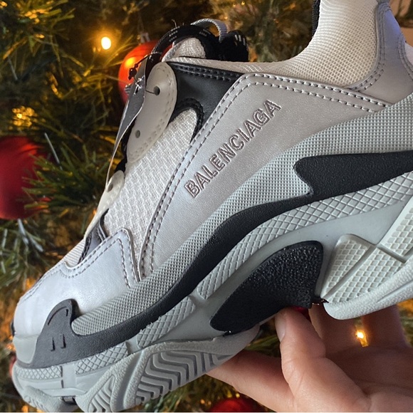 Brand new shoes haven’t worn them - Picture 2 of 3